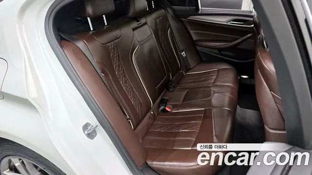 BMW 5-Series 2019 — фото 17