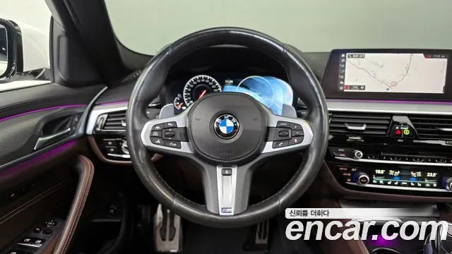 BMW 5-Series 2019 — фото 19