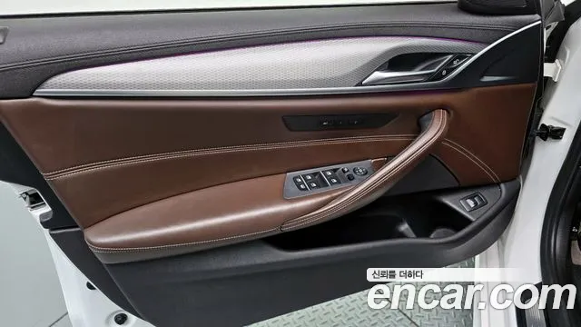 BMW 5-Series 2019 — фото 14
