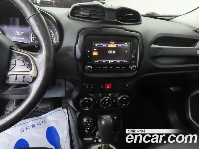 Jeep Renegade 2015 — фото 10