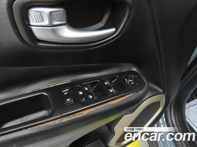 Jeep Renegade 2015 — фото 14