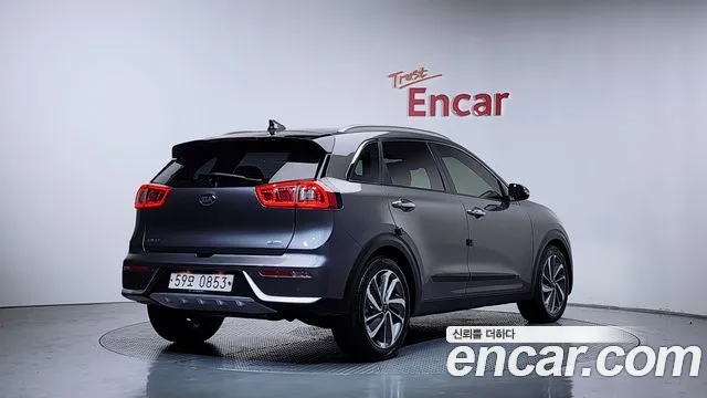 Kia Niro 2017 — фото 2