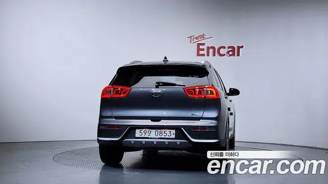 Kia Niro 2017 — фото 4
