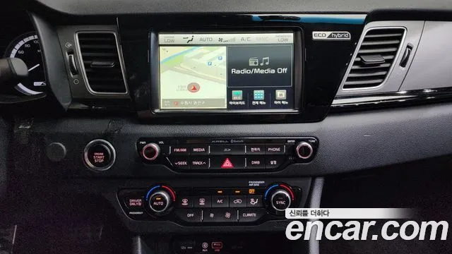 Kia Niro 2017 — фото 19
