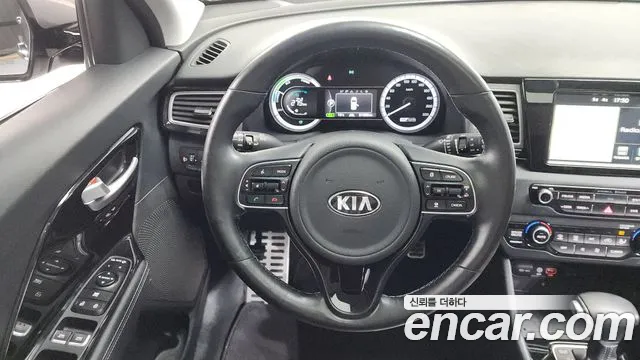 Kia Niro 2017 — фото 20