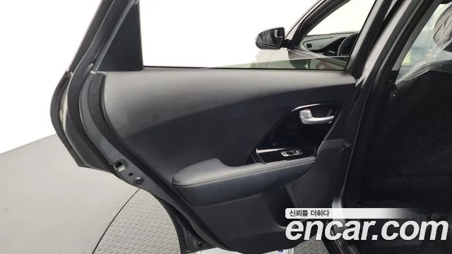 Kia Niro 2017 — фото 15