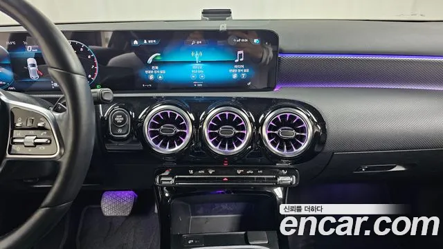 Mercedes-Benz A-Class 2023 — фото 13