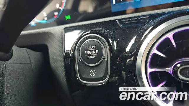 Mercedes-Benz A-Class 2023 — фото 16