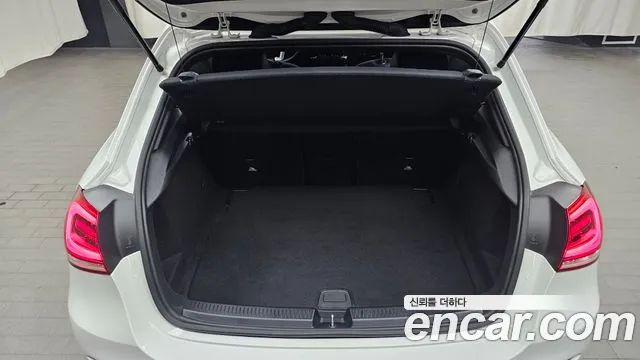 Mercedes-Benz A-Class 2023 — фото 20