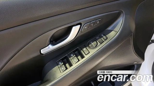 Hyundai i30 2017 — фото 17