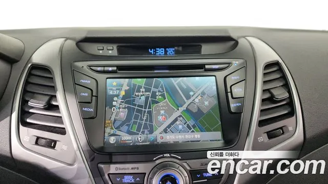 Hyundai AVANTE 2016 — фото 12