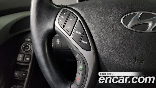 Hyundai AVANTE 2016 — фото 17