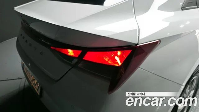 Hyundai AVANTE 2021 — фото 9