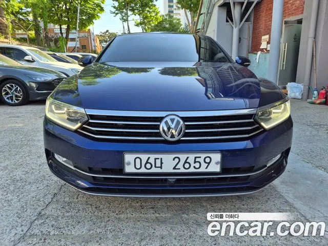 Volkswagen Passat 2018 — фото 1