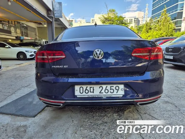 Volkswagen Passat 2018 — фото 2
