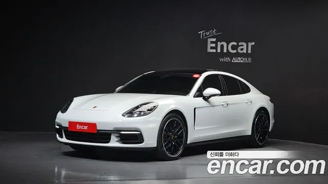 Porsche Panamera 2020 — фото 1