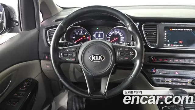 Kia Canival 2018 — фото 13