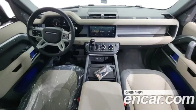 Land Rover Defender 2023 — фото 10