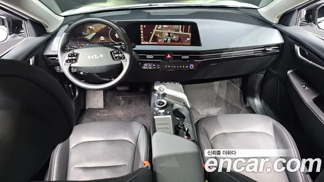 Kia EV6 2023 — фото 10