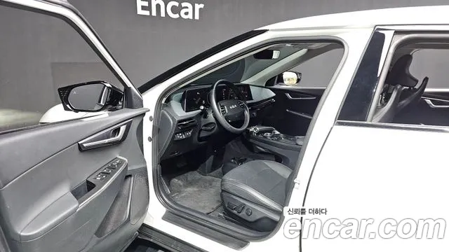Kia EV6 2023 — фото 13