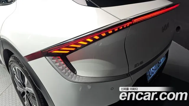 Kia EV6 2023 — фото 9