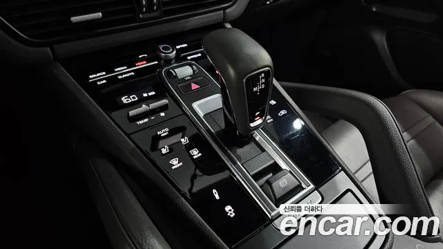 Porsche Cayenne 2020 — фото 12