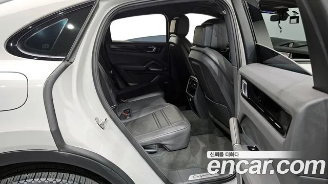 Porsche Cayenne 2020 — фото 18