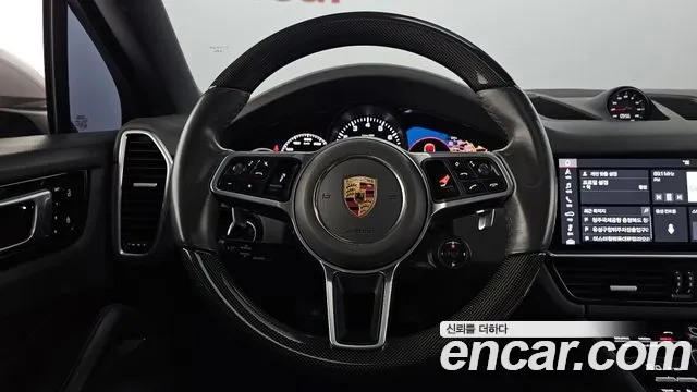 Porsche Cayenne 2020 — фото 19