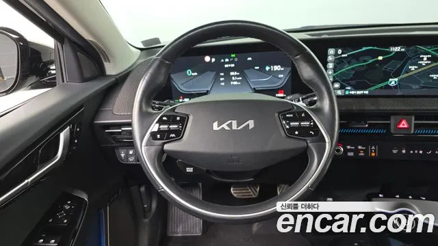 Kia EV6 2022 — фото 19