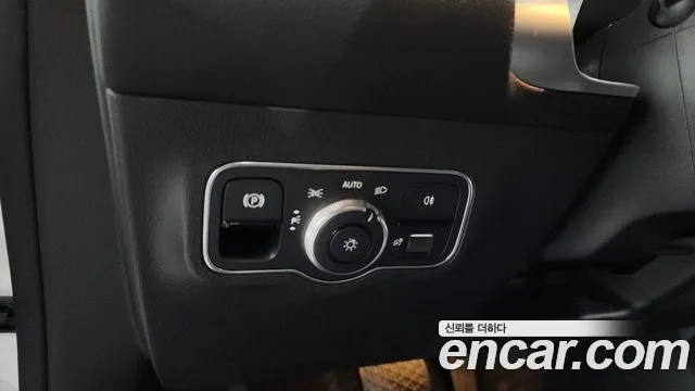 Mercedes-Benz GLB-Class 2021 — фото 18