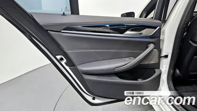 BMW 5-Series 2021 — фото 15