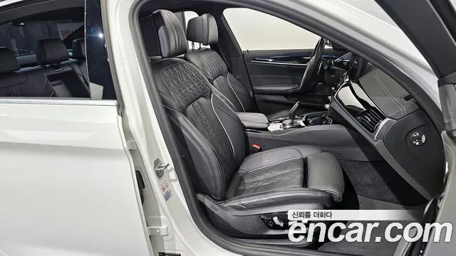 BMW 5-Series 2021 — фото 16