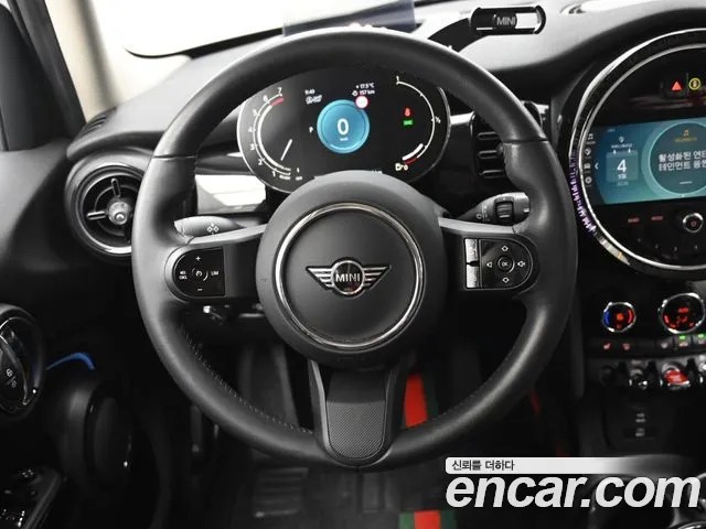 Mini Cooper 2023 — фото 13