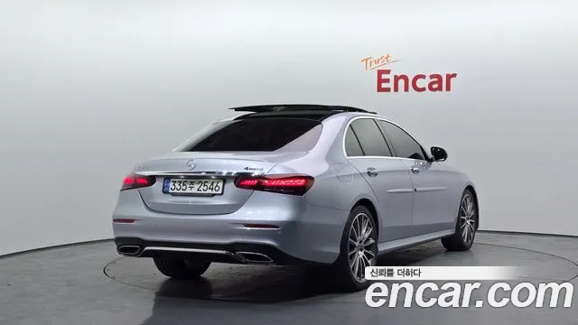 Mercedes-Benz E-Class 2022 — фото 2