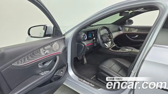Mercedes-Benz E-Class 2022 — фото 10