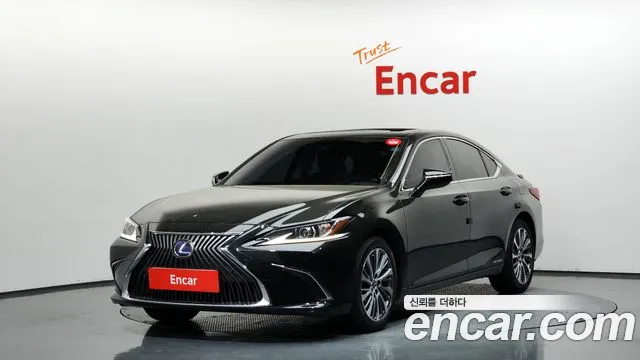 Lexus ES 2021 — фото 17
