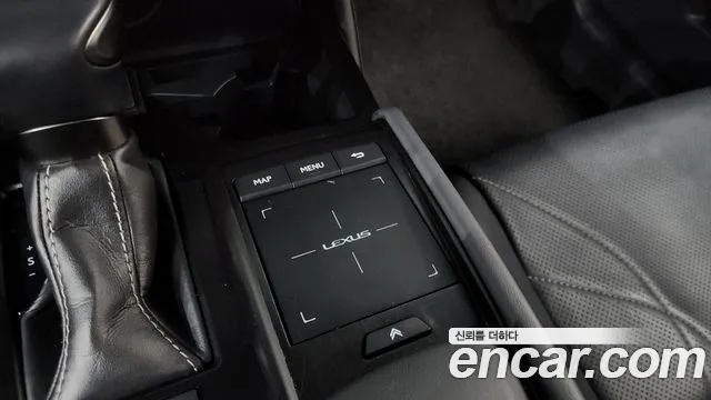 Lexus ES 2021 — фото 19