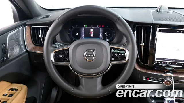 Volvo XC60 2024 — фото 19