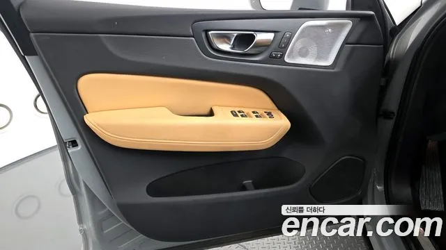 Volvo XC60 2024 — фото 14