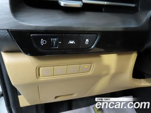 Kia Canival 2023 — фото 15