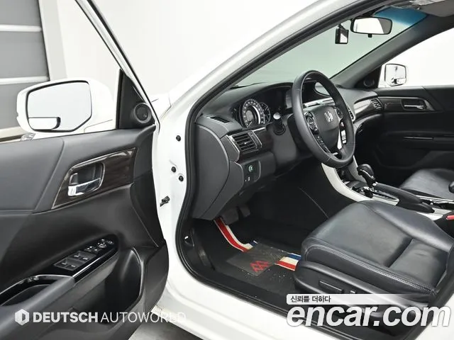 Honda Accord 2017 — фото 11