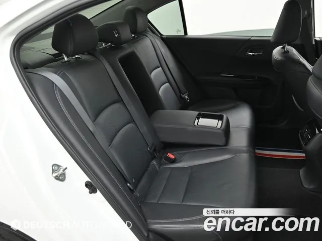 Honda Accord 2017 — фото 12