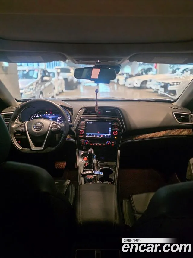 Nissan Maxima 2017 — фото 9