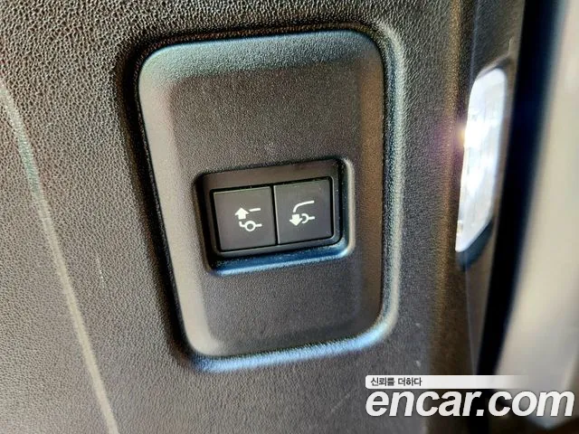 Land Rover Defender 2020 — фото 19