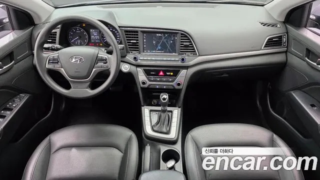 Hyundai AVANTE 2018 — фото 10