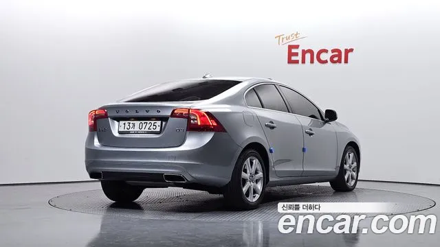 Volvo S60 2016 — фото 2