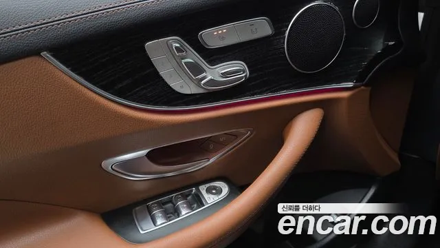 Mercedes-Benz E-Class 2018 — фото 19