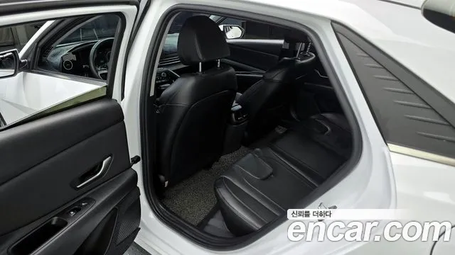 Hyundai AVANTE 2021 — фото 16