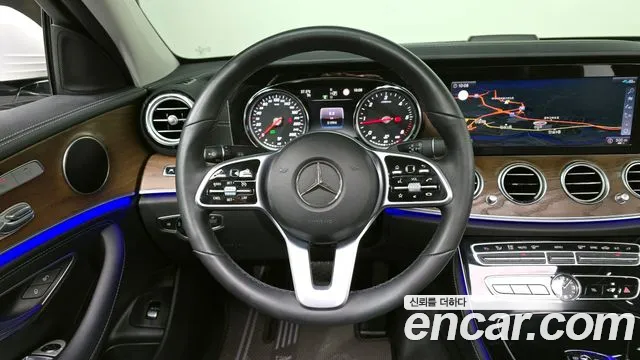 Mercedes-Benz E-Class 2020 — фото 12