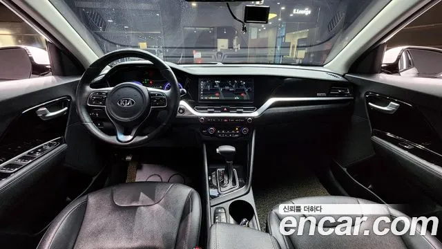 Kia Niro 2020 — фото 10